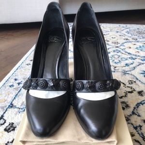 Burberry pumps